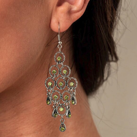 Paparazzi Jewelry Accessories - Chandelier Cameo - Green Earrings - Vintage - Picture 3 of 4